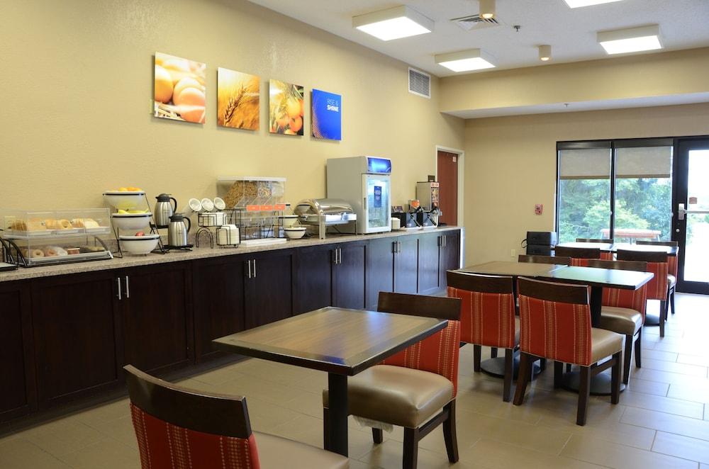 山洞城康福特茵酒店&套房 凯夫城 外观 照片